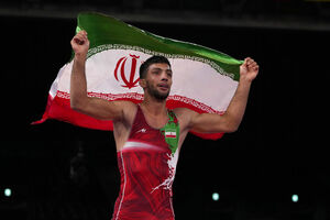محمدرضا گرایی قهرمان المپیک شد/ ثبت نخستین طلای کشتی ایران +عکس و فیلم