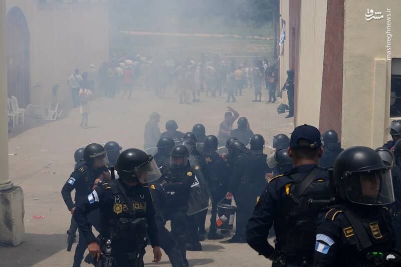 درگیری پلیس با معترضان به انتخابات در سن خوزه ال گلفو _ گواتمالا