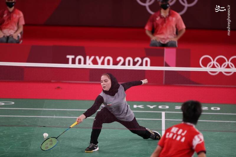 ثریا آقایی نخستین زن تاریخ بدمینتون ایران در بازی‌های المپیک، در دومین دیدار خود با نتیجه ۲ بر صفر به نفر اول چین و هشتم جهان باخت.